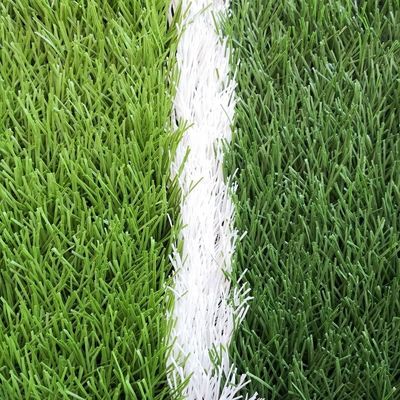 सिलाई दर 16.5/10cm 50mm फुटबॉल कृत्रिम घास फुटबॉल मैदान के लिए सिंथेटिक घास